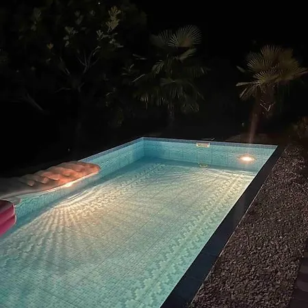 M&m Mit Aussenpool