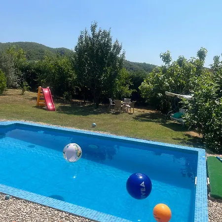 M&m Mit Aussenpool